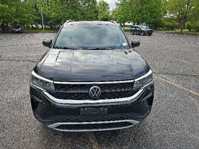Used 2024 Volkswagen Taos SE AWD/4WD image 9