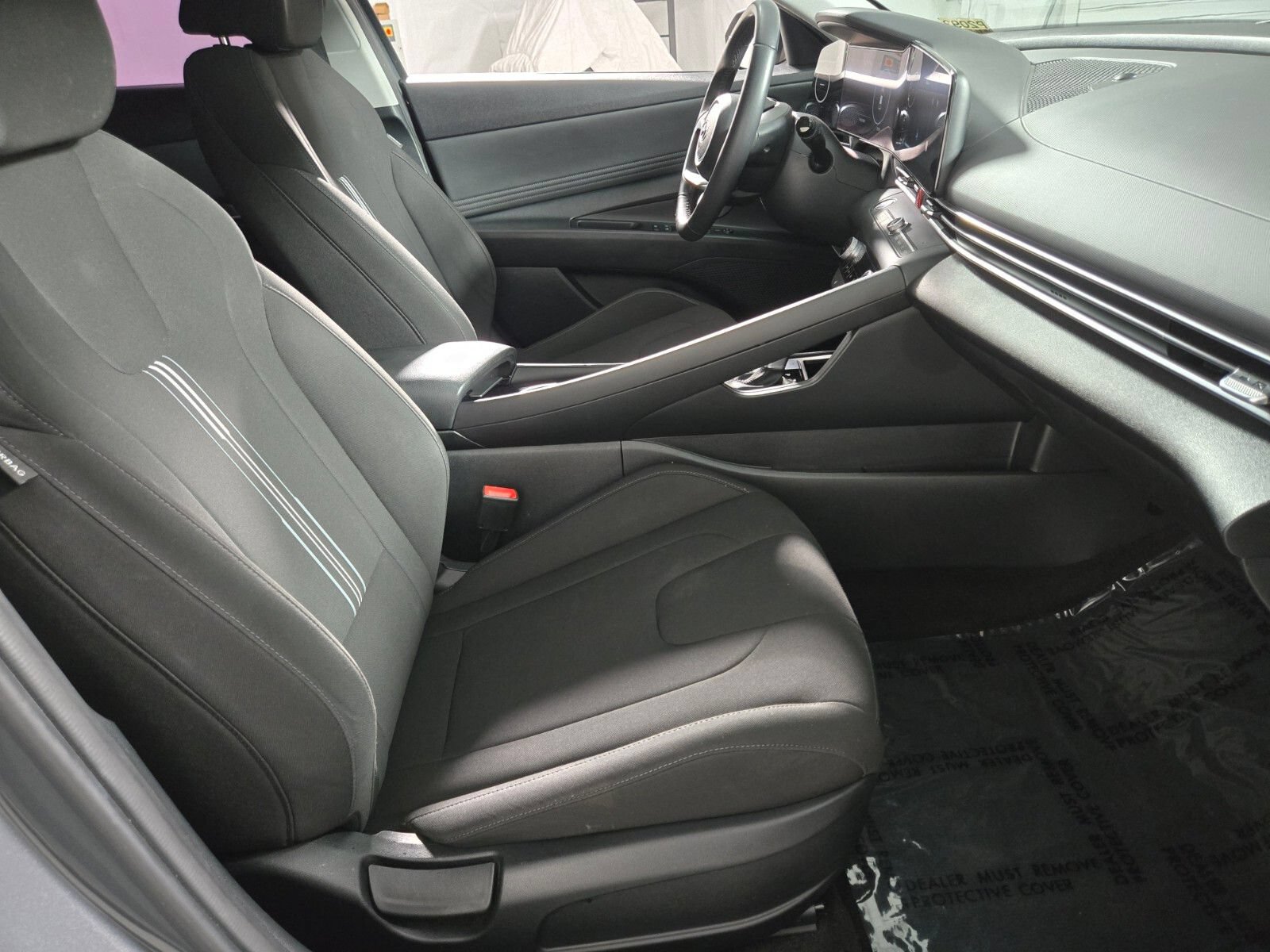 Used 2023 Hyundai Elantra SEL w/ Convenience Package FWD image 3