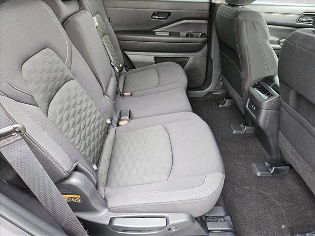 Certified 2024 Nissan Pathfinder SV image 18