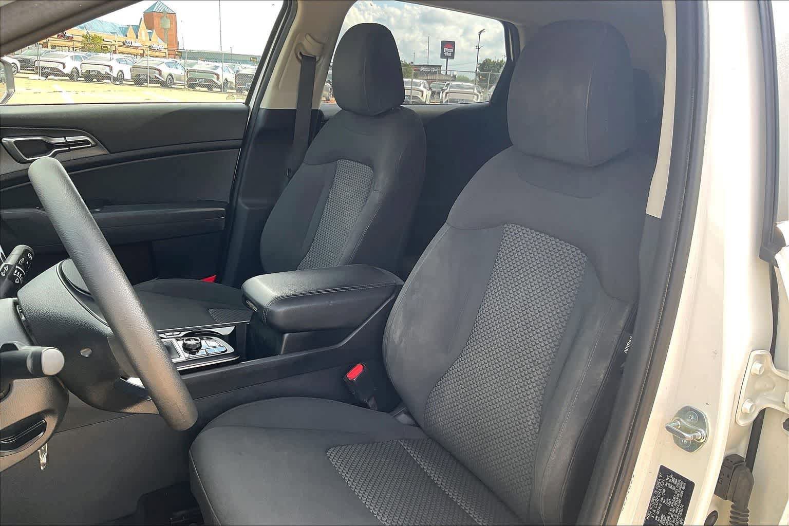 Certified 2023 Kia Sportage LX FWD image 11