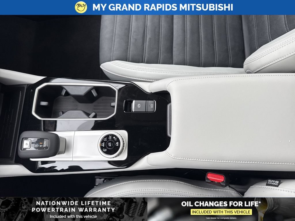 New 2026 Mitsubishi Outlander SE AWD/4WD image 25