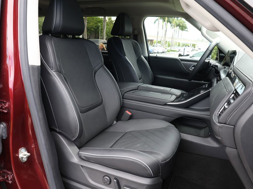 Used 2025 INFINITI QX80 Luxe RWD image 26