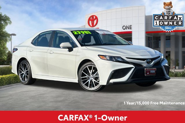 Used 2024 Toyota Camry SE FWD image 2