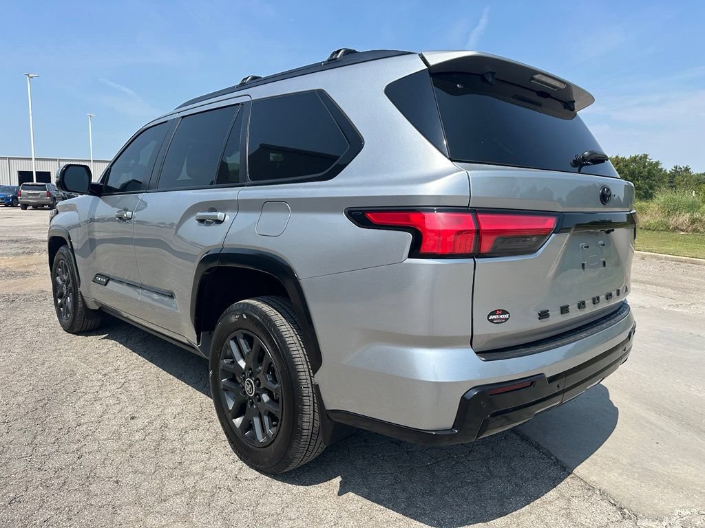 Used 2024 Toyota Sequoia Platinum AWD/4WD image 7