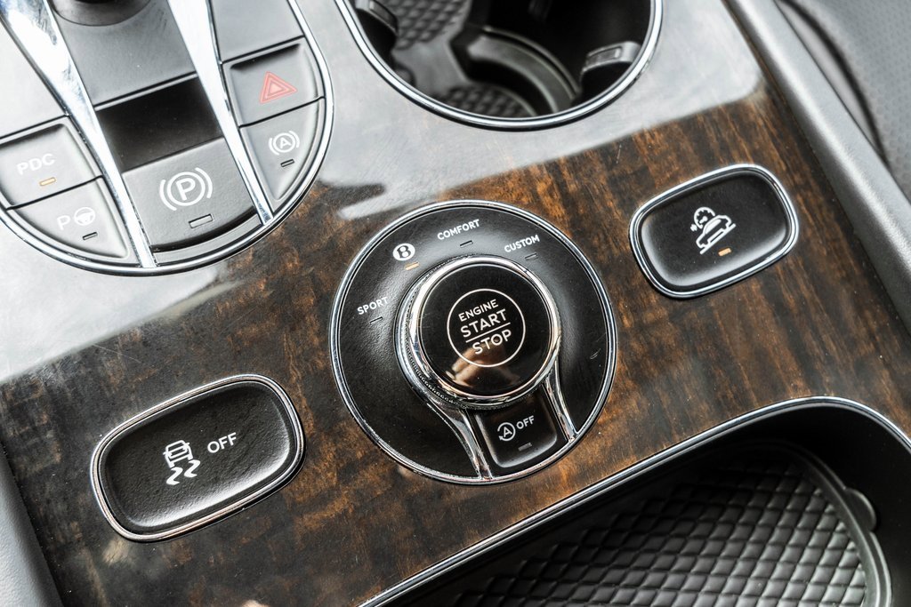 Used 2019 Bentley Bentayga image 29