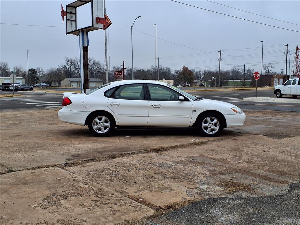 Used 2002 Ford Taurus SES image 2