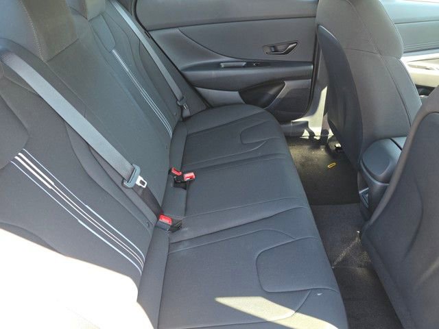 Certified 2025 Hyundai Elantra SEL image 20