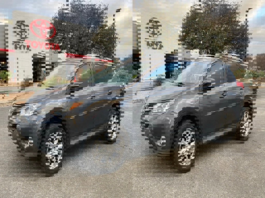 Used 2015 Toyota RAV4 Limited w/ Technology Package image 1