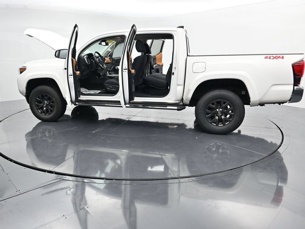 Used 2020 Toyota Tacoma SR5 AWD/4WD image 42