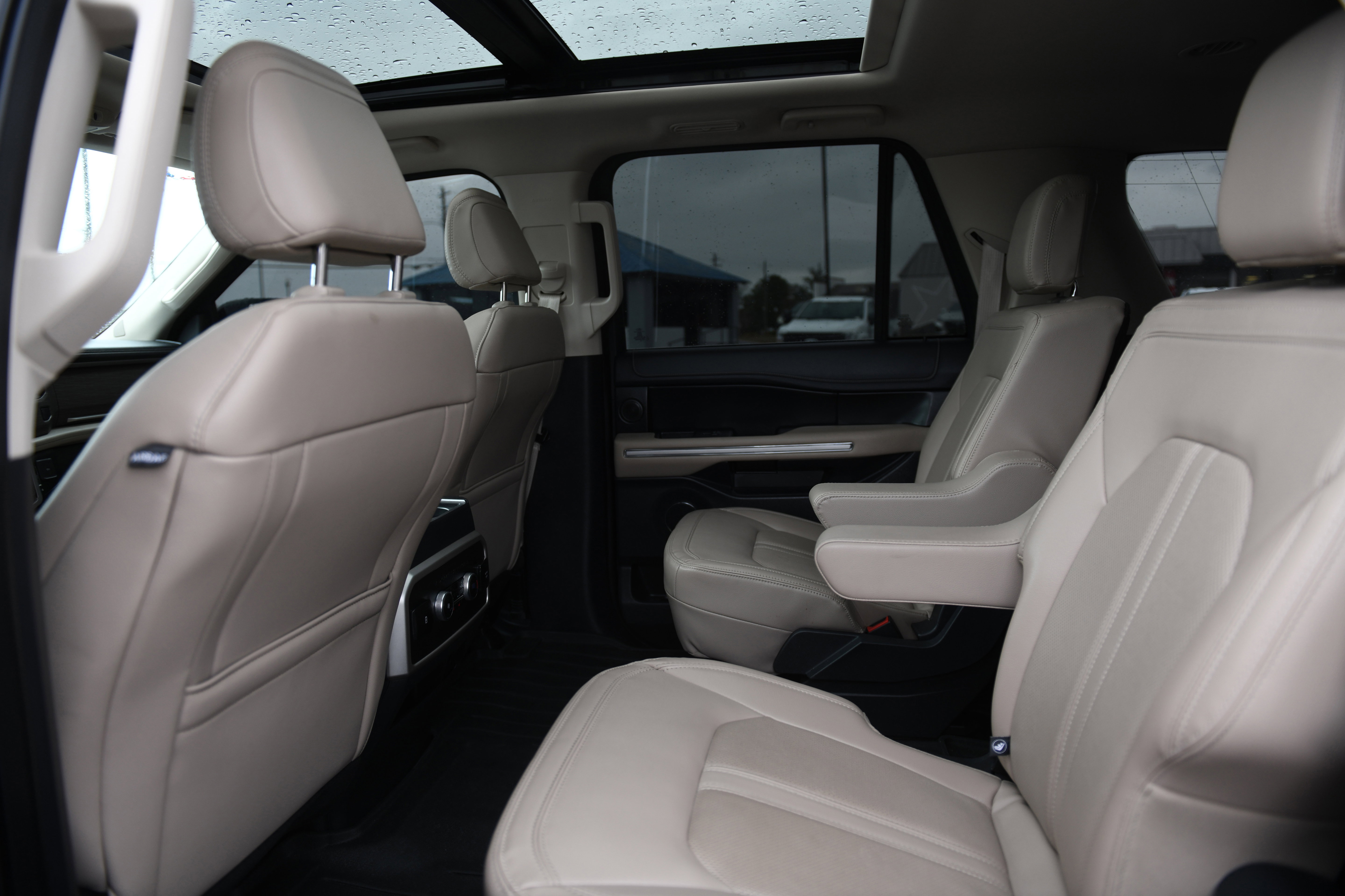 Used 2024 Ford Expedition Max Limited image 15