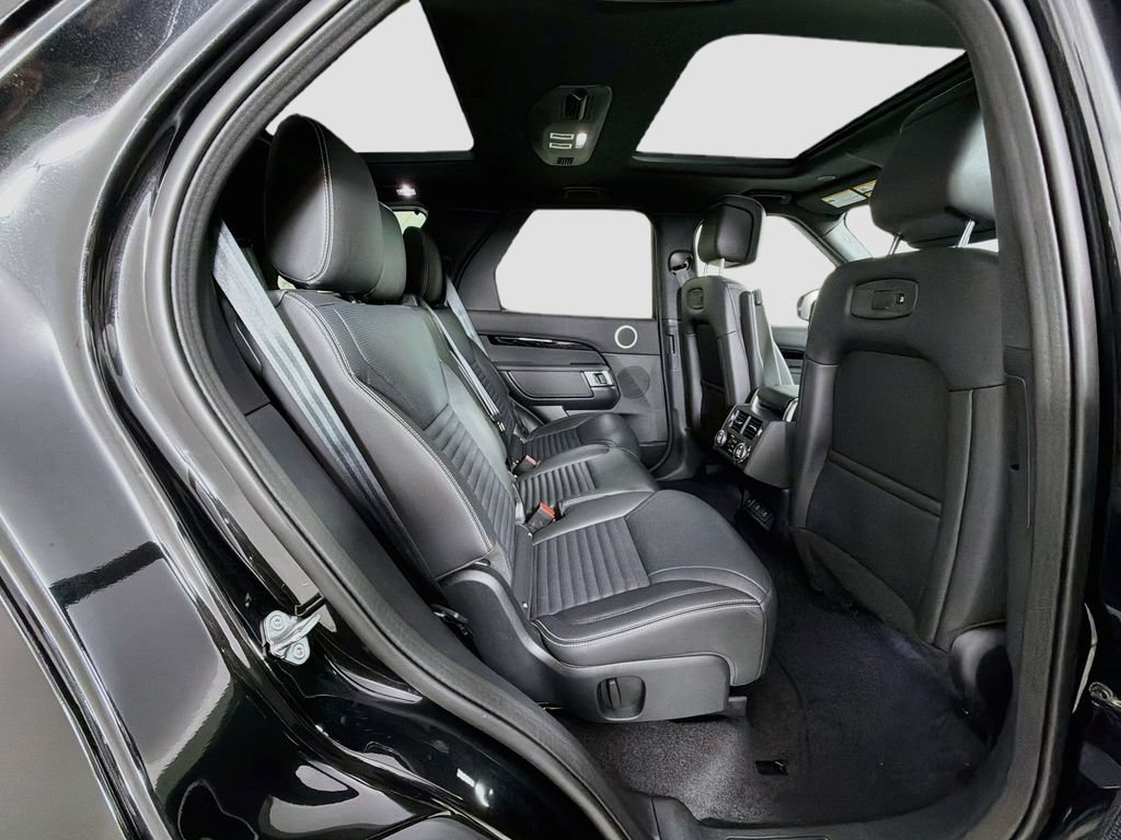 Certified 2025 Land Rover Discovery S AWD/4WD image 30