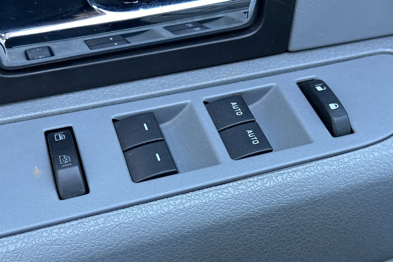 Used 2013 Ford F150 XLT w/ XLT Chrome Pkg image 13