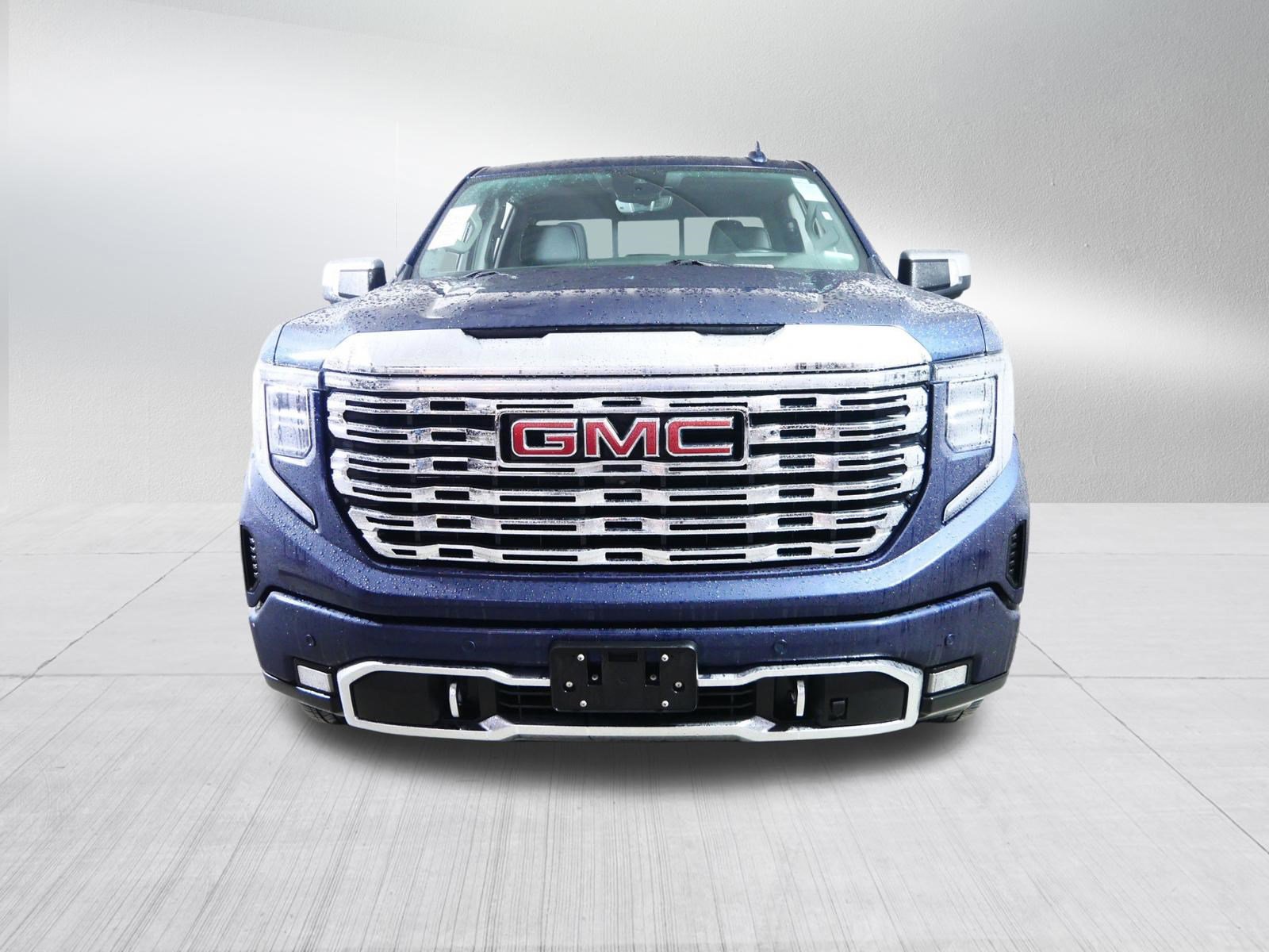 Certified 2022 GMC Sierra 1500 Denali w/ Denali Reserve Package AWD/4WD image 2