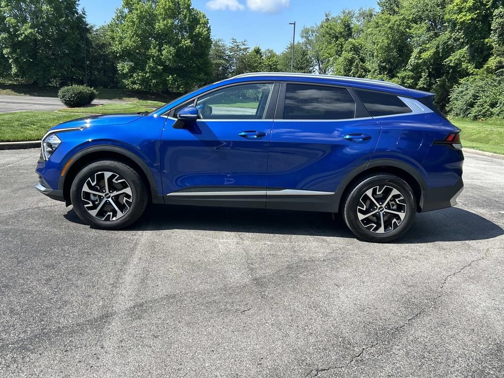 Used 2023 Kia Sportage EX AWD/4WD image 4