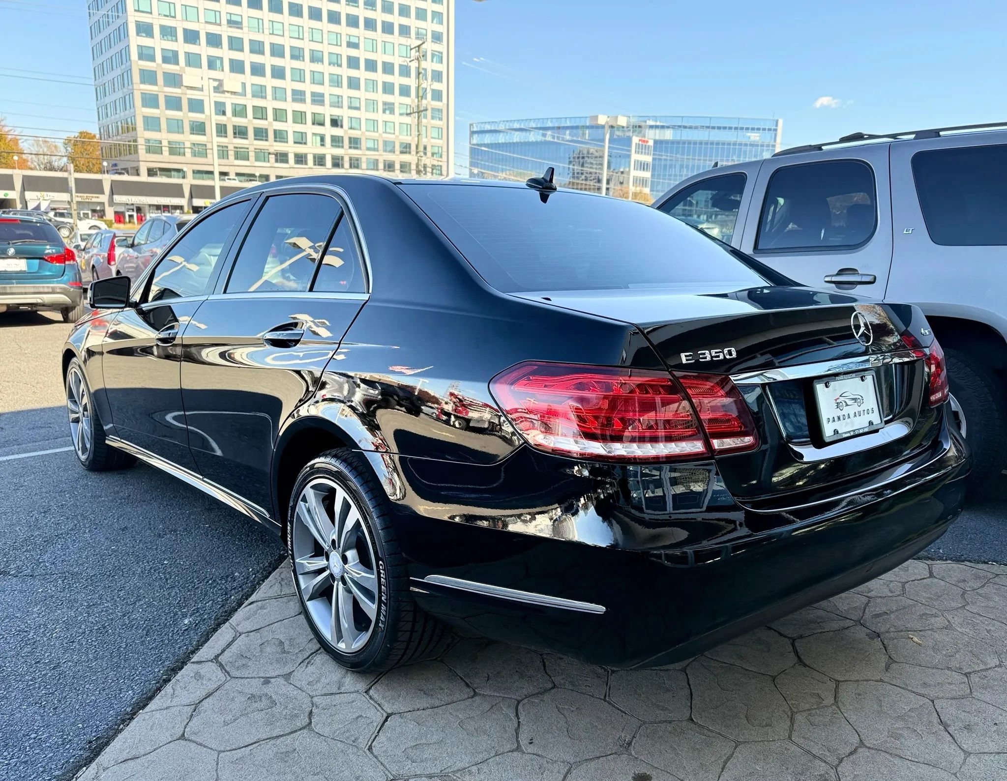 Used 2014 Mercedes-Benz E 350 4MATIC Sedan image 5