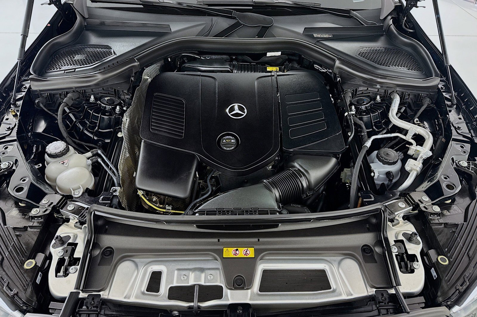 Certified 2025 Mercedes-Benz GLC 300 image 12