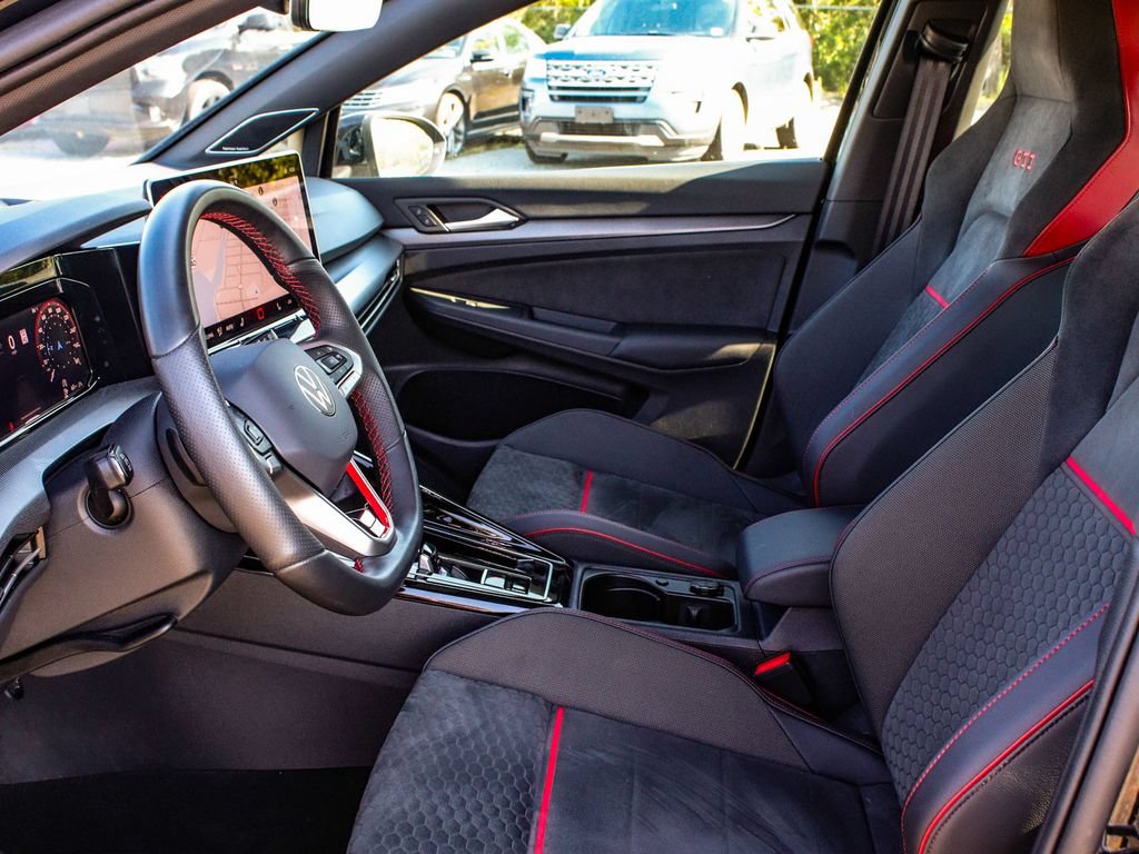 Used 2025 Volkswagen GTI SE FWD image 31