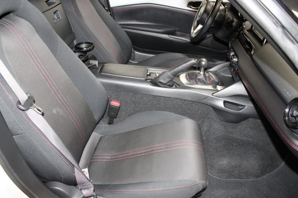 Used 2016 MAZDA MX-5 Miata Club RWD image 16