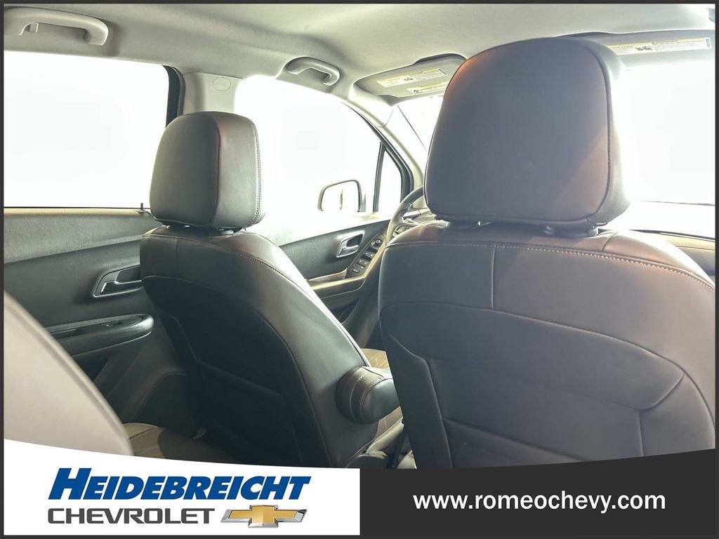 Used 2022 Chevrolet Trax LT w/ LT Convenience Package image 30