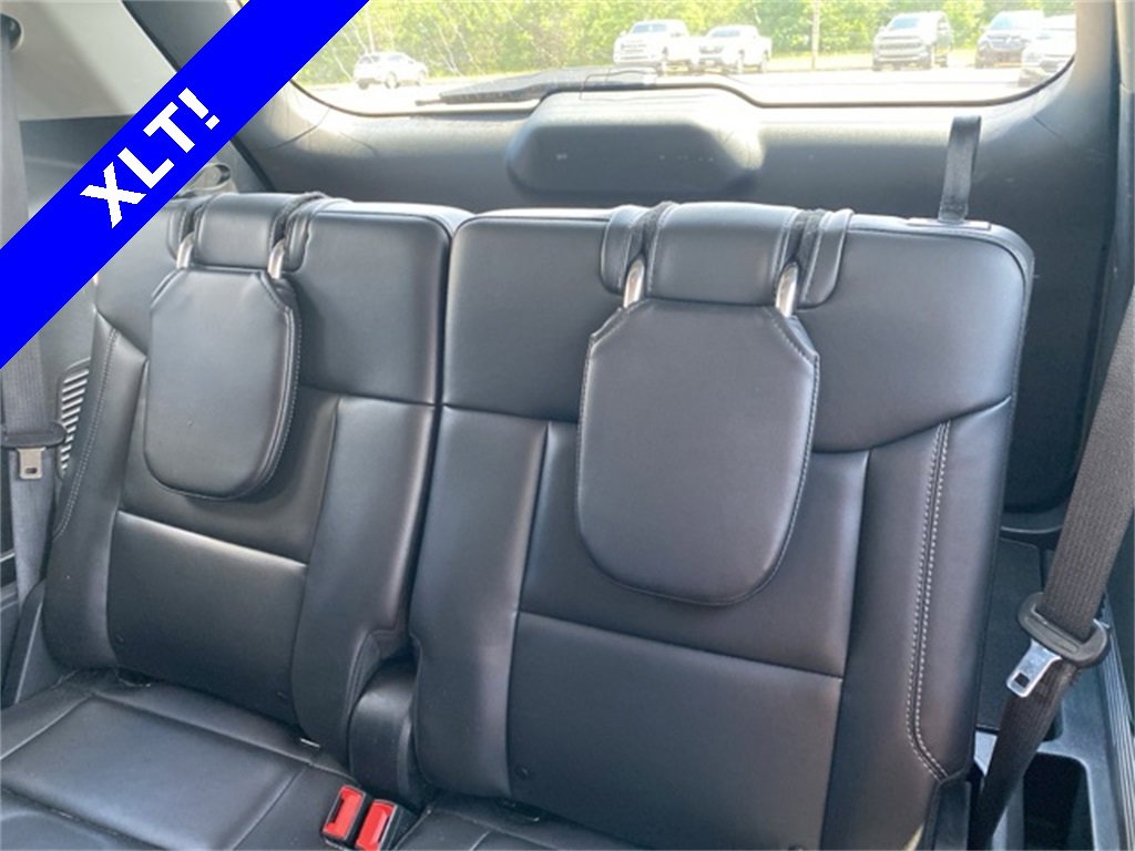 Used 2024 Ford Explorer XLT w/ Equipment Group 202A image 9