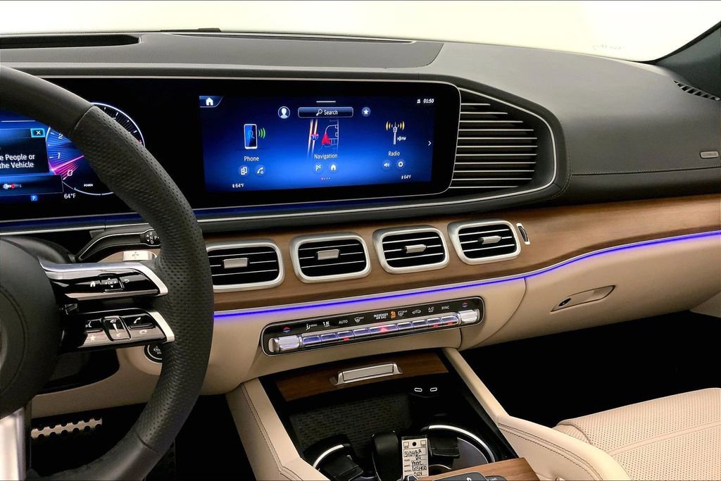 Used 2024 Mercedes-Benz GLS 450 4MATIC image 5