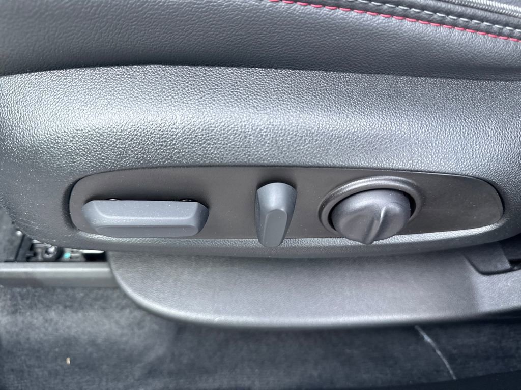 Used 2023 Chevrolet Traverse RS AWD/4WD image 10