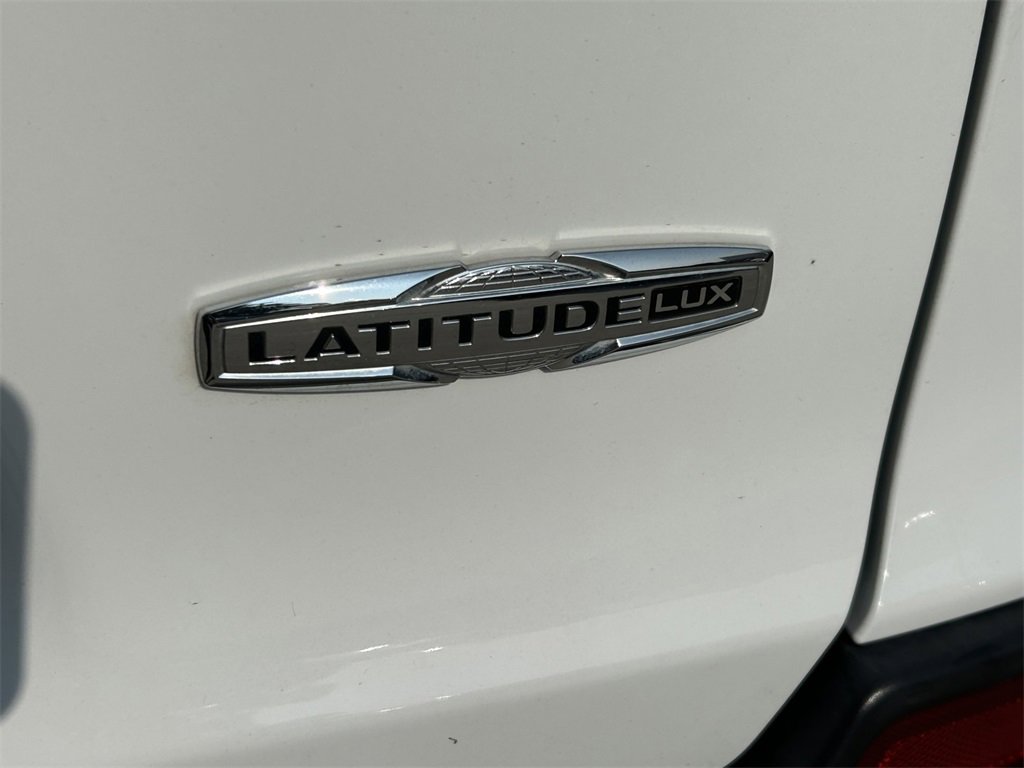 Used 2021 Jeep Cherokee Latitude Lux image 12