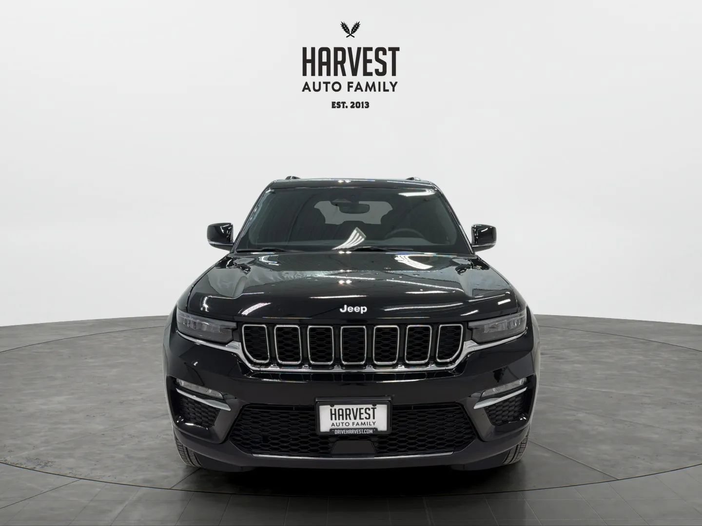 Used 2024 Jeep Grand Cherokee Limited AWD/4WD image 11