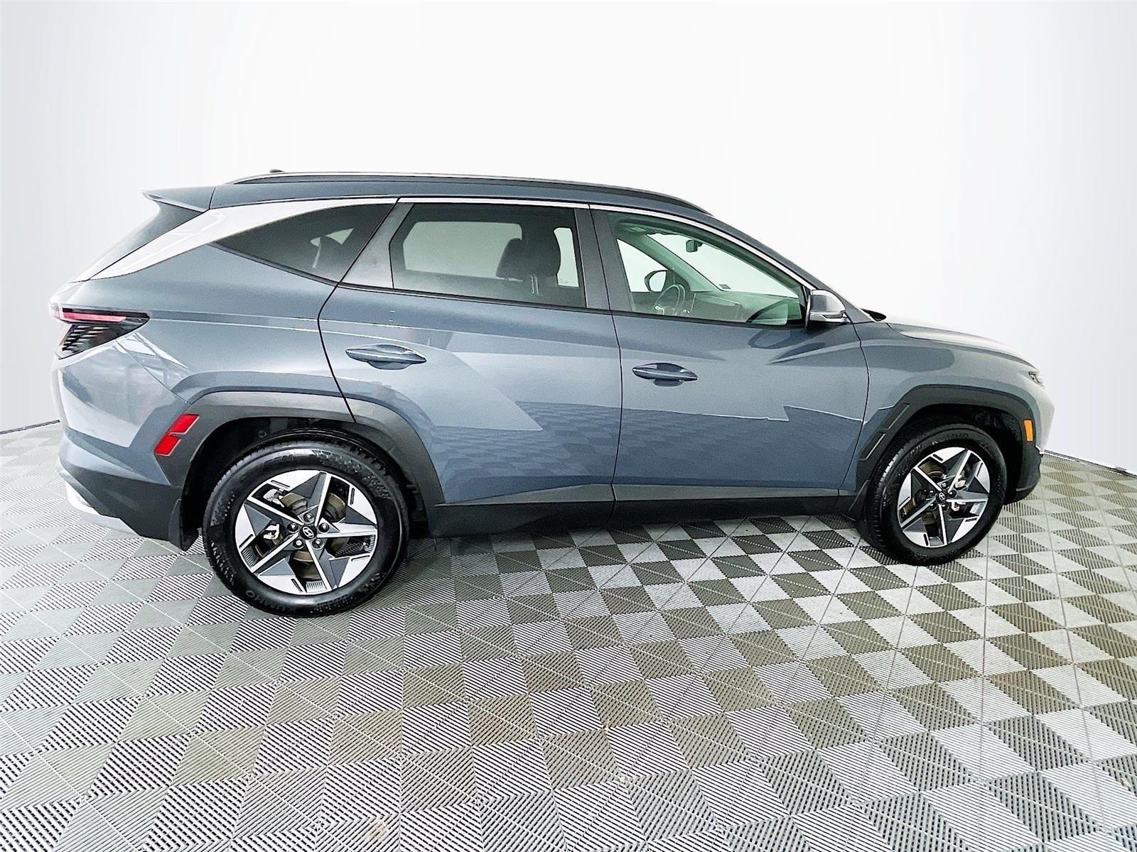 Certified 2025 Hyundai Tucson SEL AWD/4WD image 11
