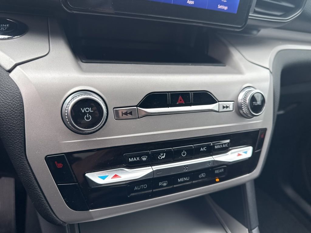 Used 2023 Ford Explorer XLT w/ Class IV Trailer Tow Package image 15