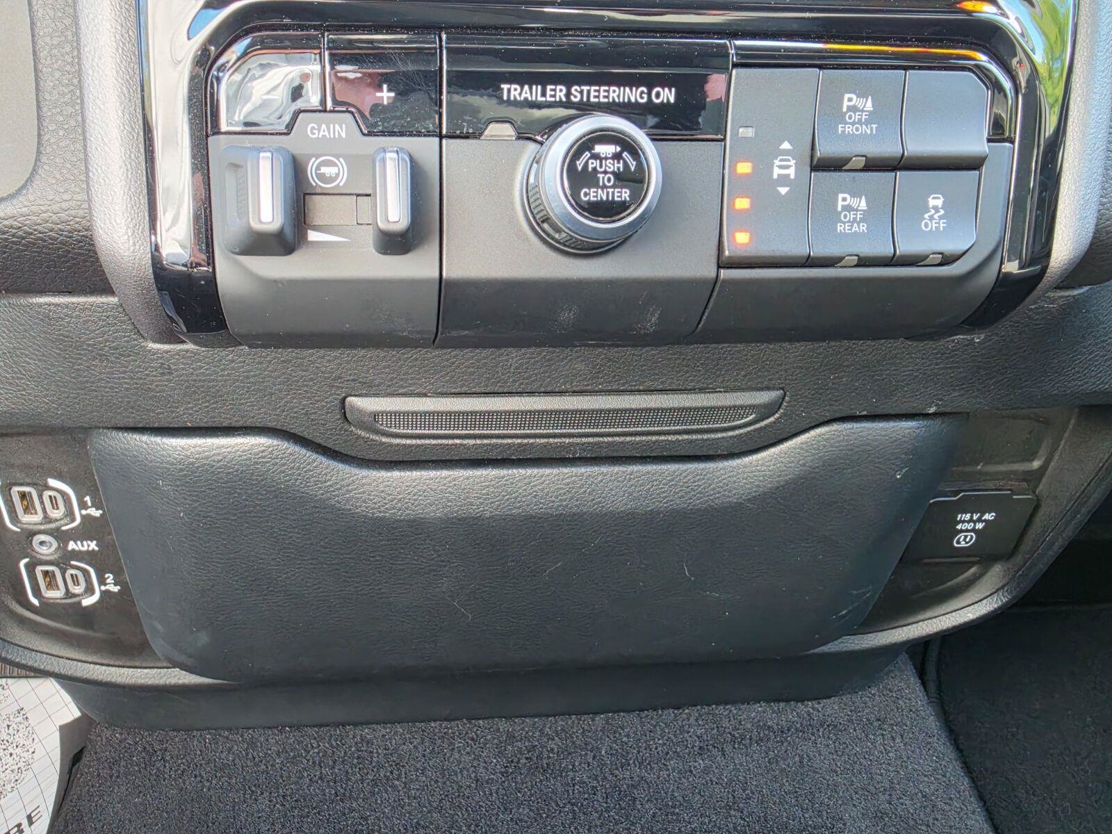 Used 2025 RAM 1500 Big Horn AWD/4WD image 12