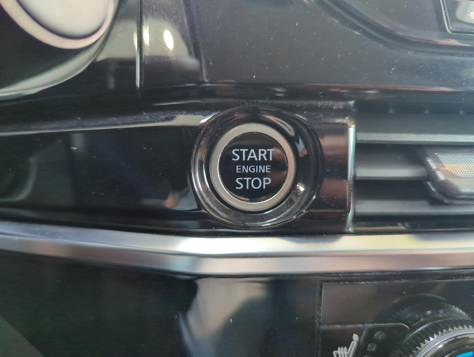 Used 2023 Nissan Pathfinder SL AWD/4WD image 39