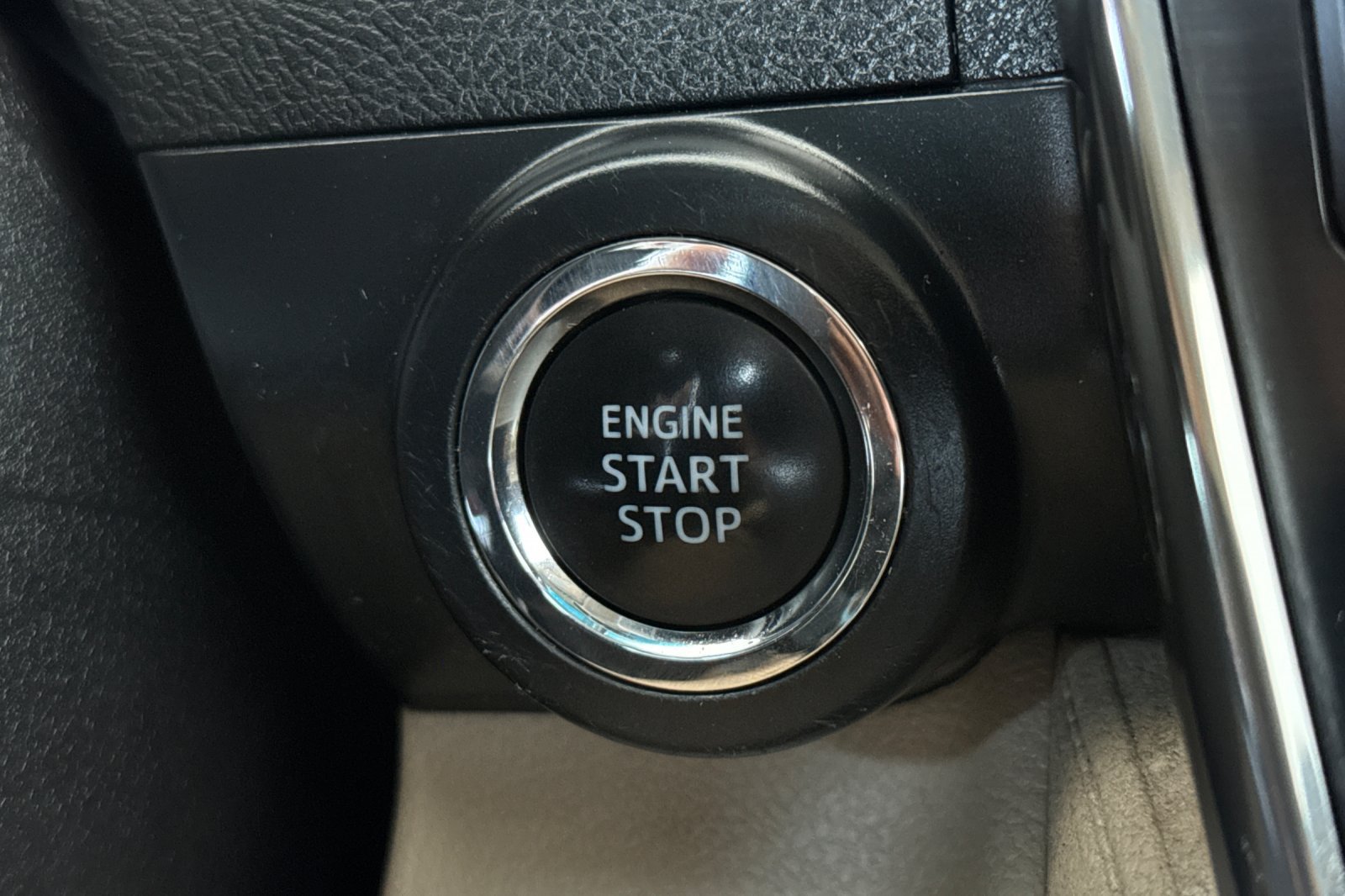 Used 2014 Toyota Camry XLE FWD image 26