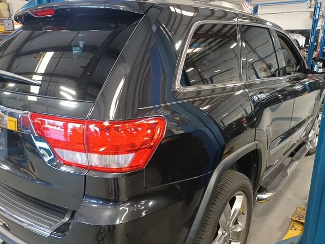 Used 2012 Jeep Grand Cherokee Overland AWD/4WD image 8
