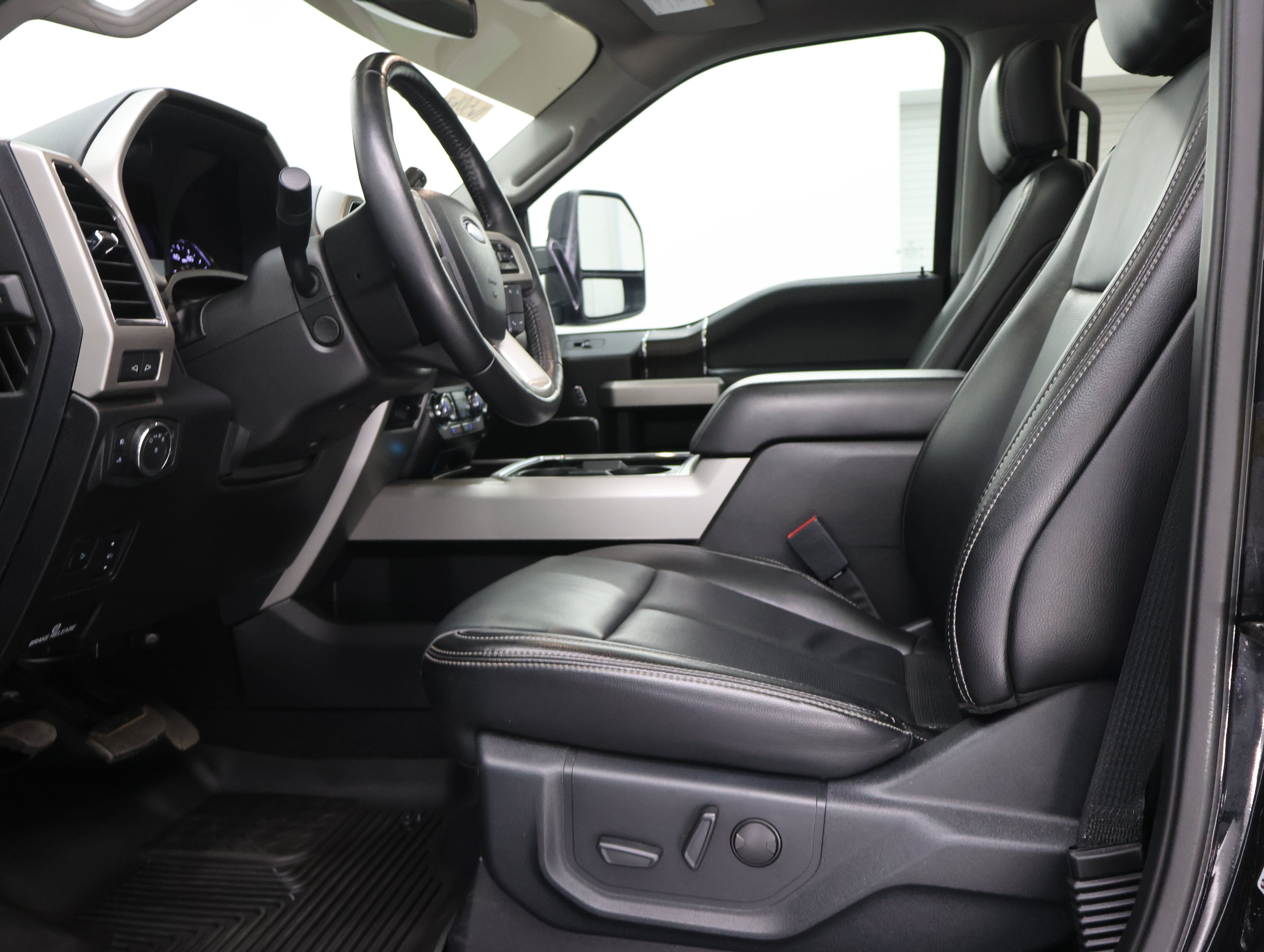 Used 2021 Ford F250 Lariat AWD/4WD image 8