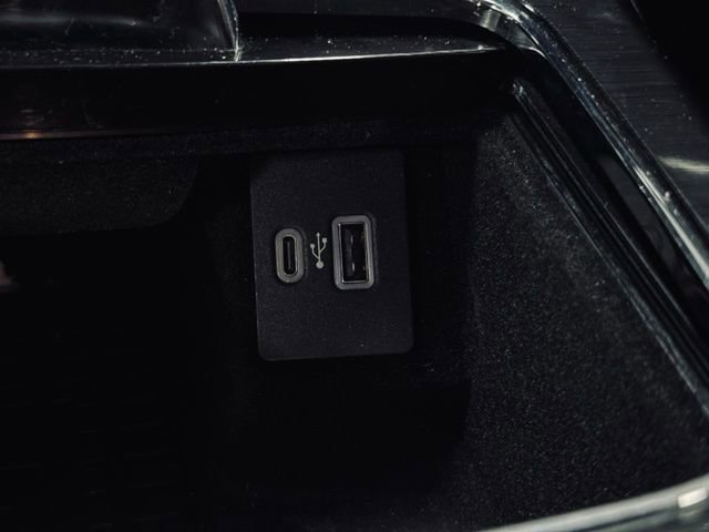 Used 2022 Lincoln Nautilus Reserve w/ Monochromatic Package image 34