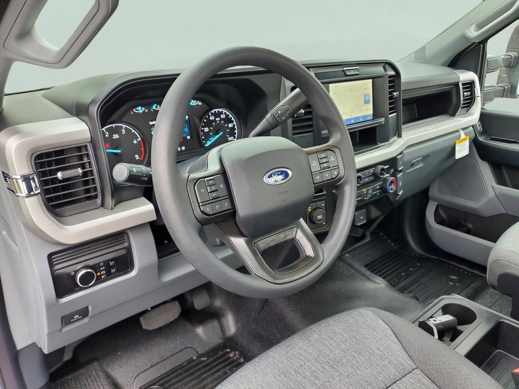 New 2025 Ford F550 4x4 Regular Cab Super Duty image 20