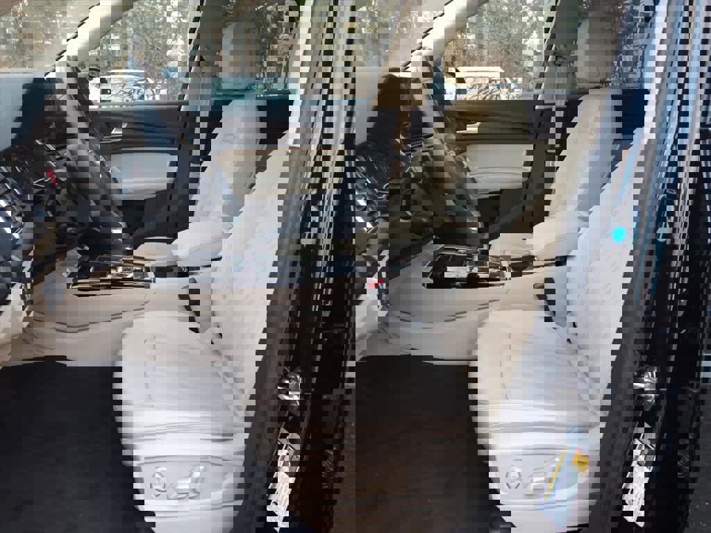 Used 2023 Audi Q5 2.0T Premium w/ Convenience Package image 16