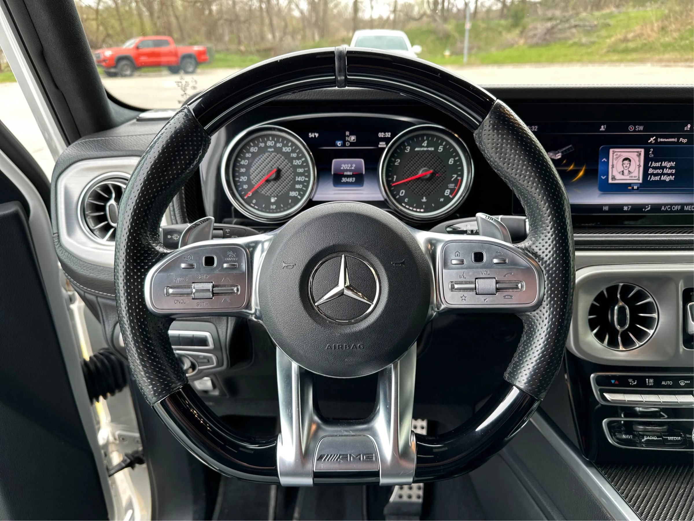 Used 2019 Mercedes-Benz G 63 AMG 4MATIC w/ Parking Package image 18