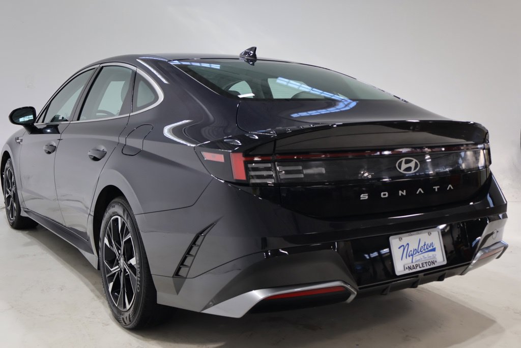 Used 2025 Hyundai Sonata SEL FWD image 5