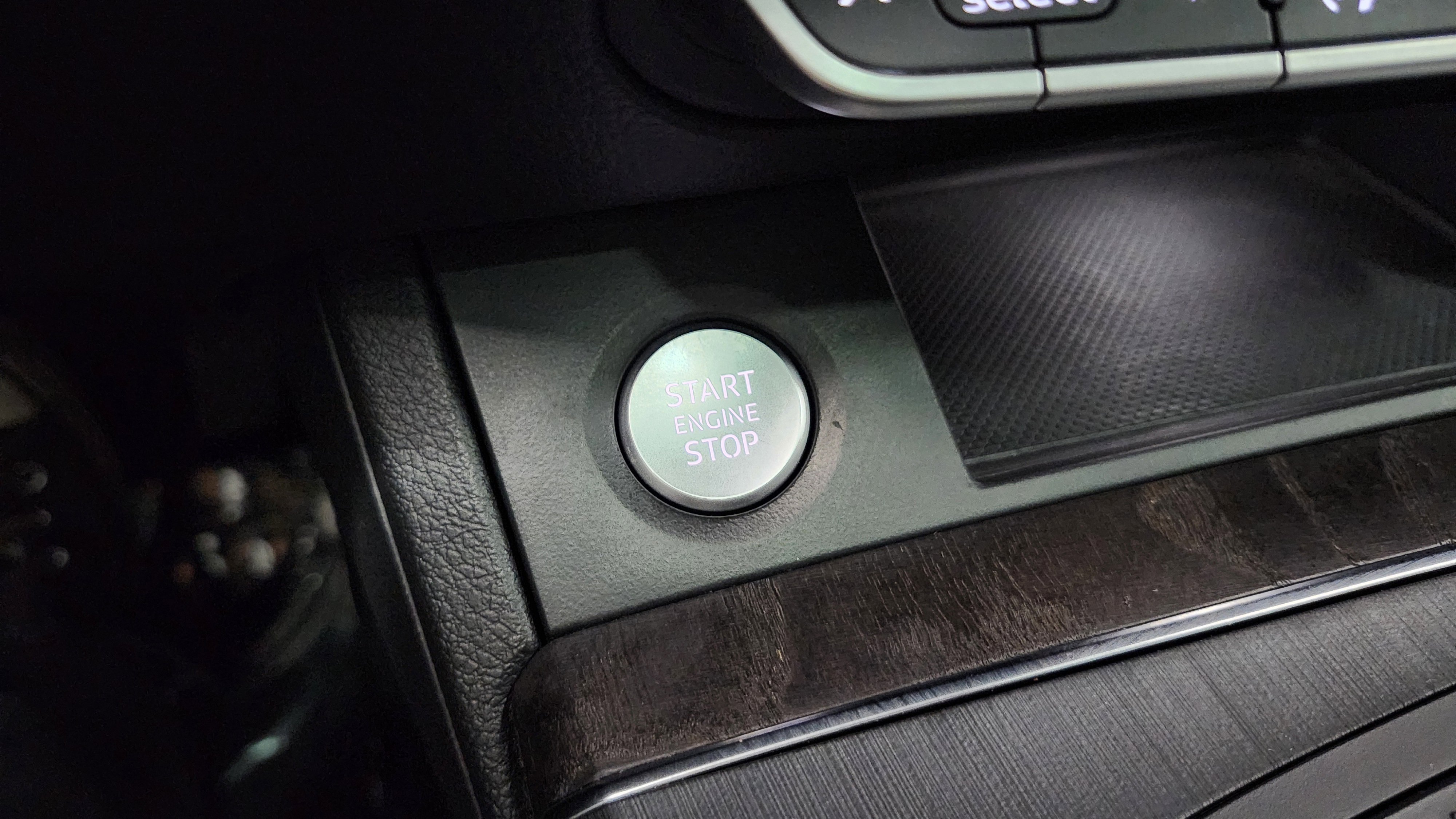 Used 2020 Audi Q5 Premium w/ Convenience Package image 10