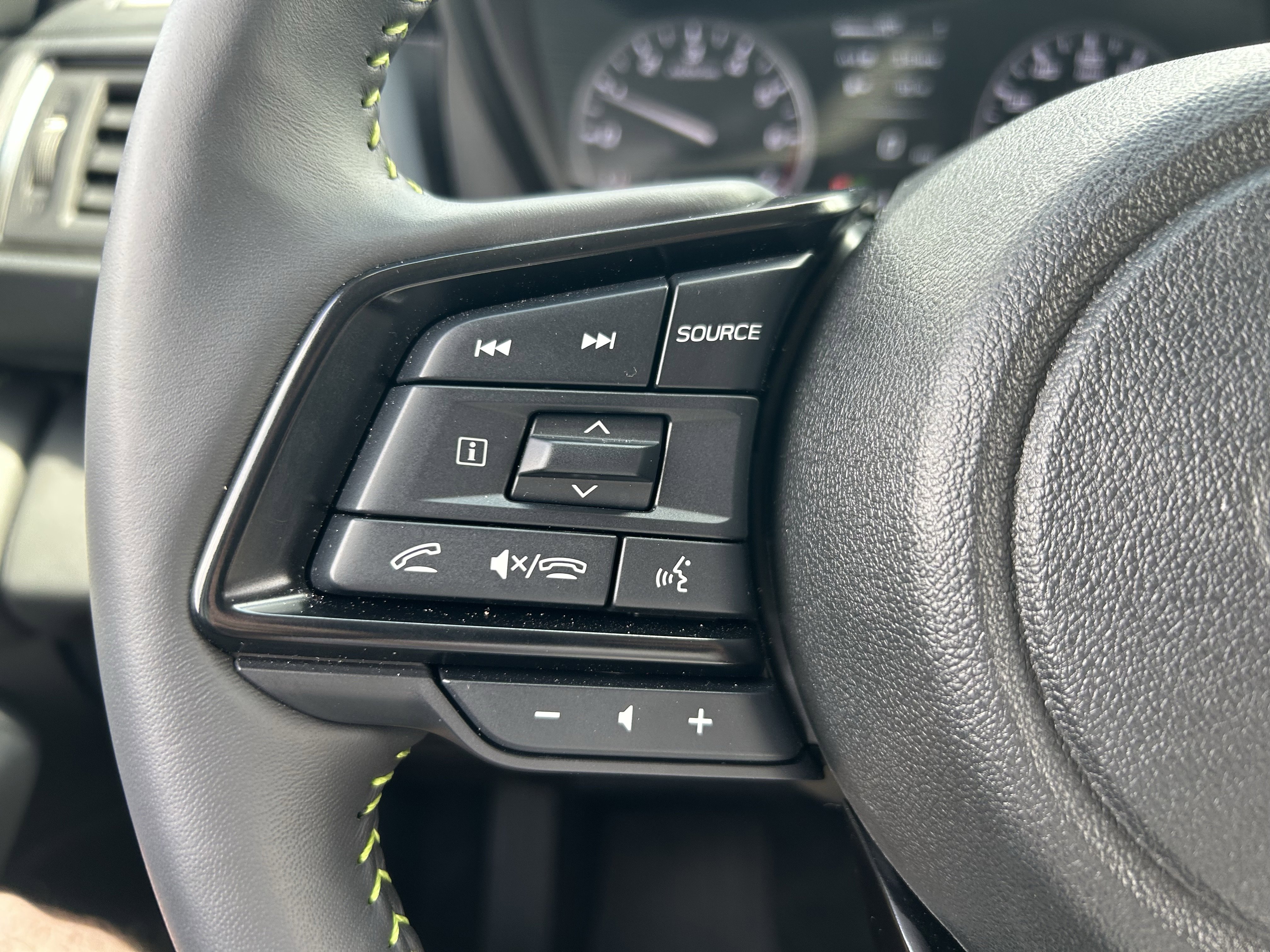Used 2025 Subaru Ascent Bronze Edition w/ Onyx Package image 18