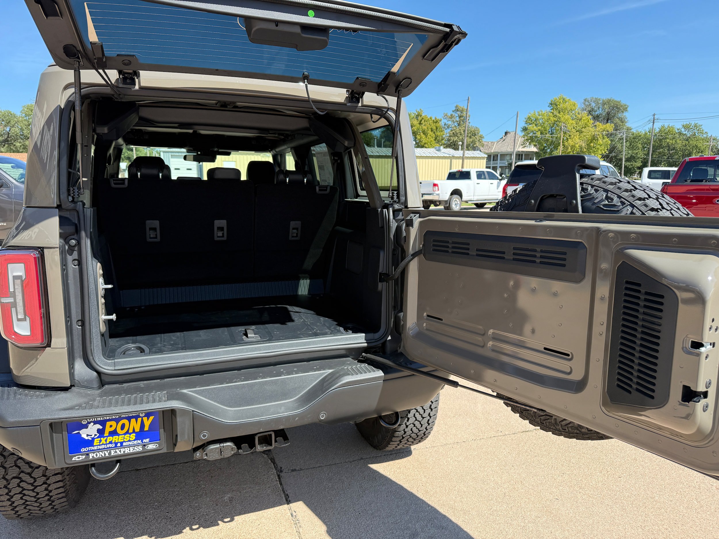 New 2026 Ford Bronco Badlands w/ Sasquatch Package AWD/4WD image 5