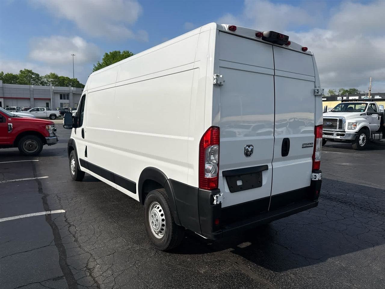 Used 2024 RAM ProMaster 2500 w/ Convenience Group FWD image 6