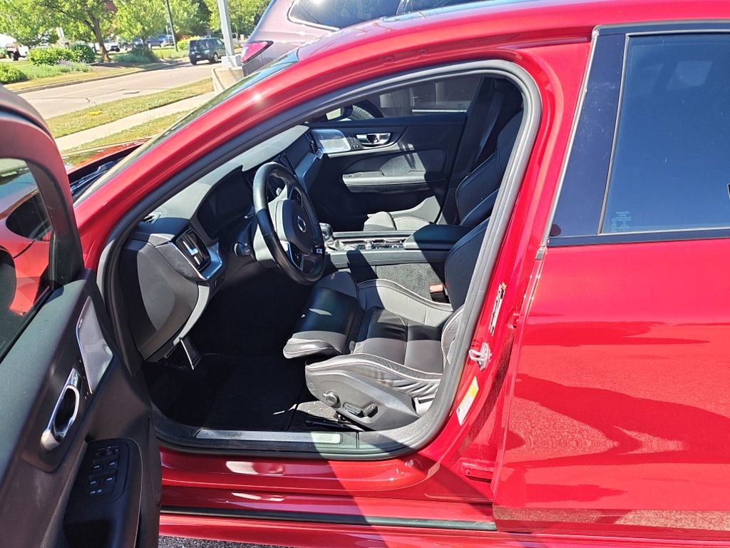Used 2019 Volvo S60 T6 R-Design AWD/4WD image 7