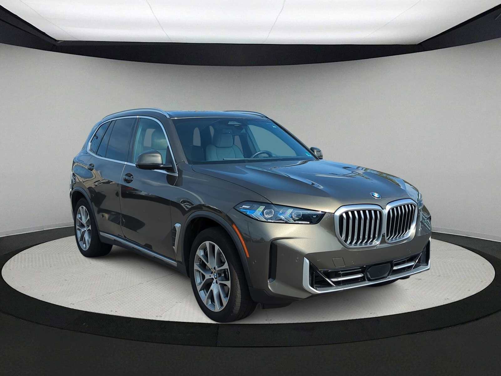 Used 2025 BMW X5 xDrive40i w/ Premium Package