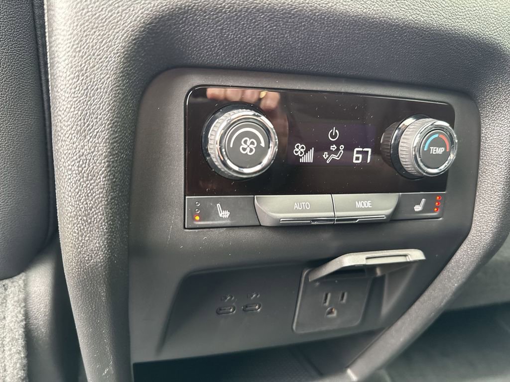 Certified 2025 Chevrolet Traverse RS w/ LPO, Floor Liner Package image 30