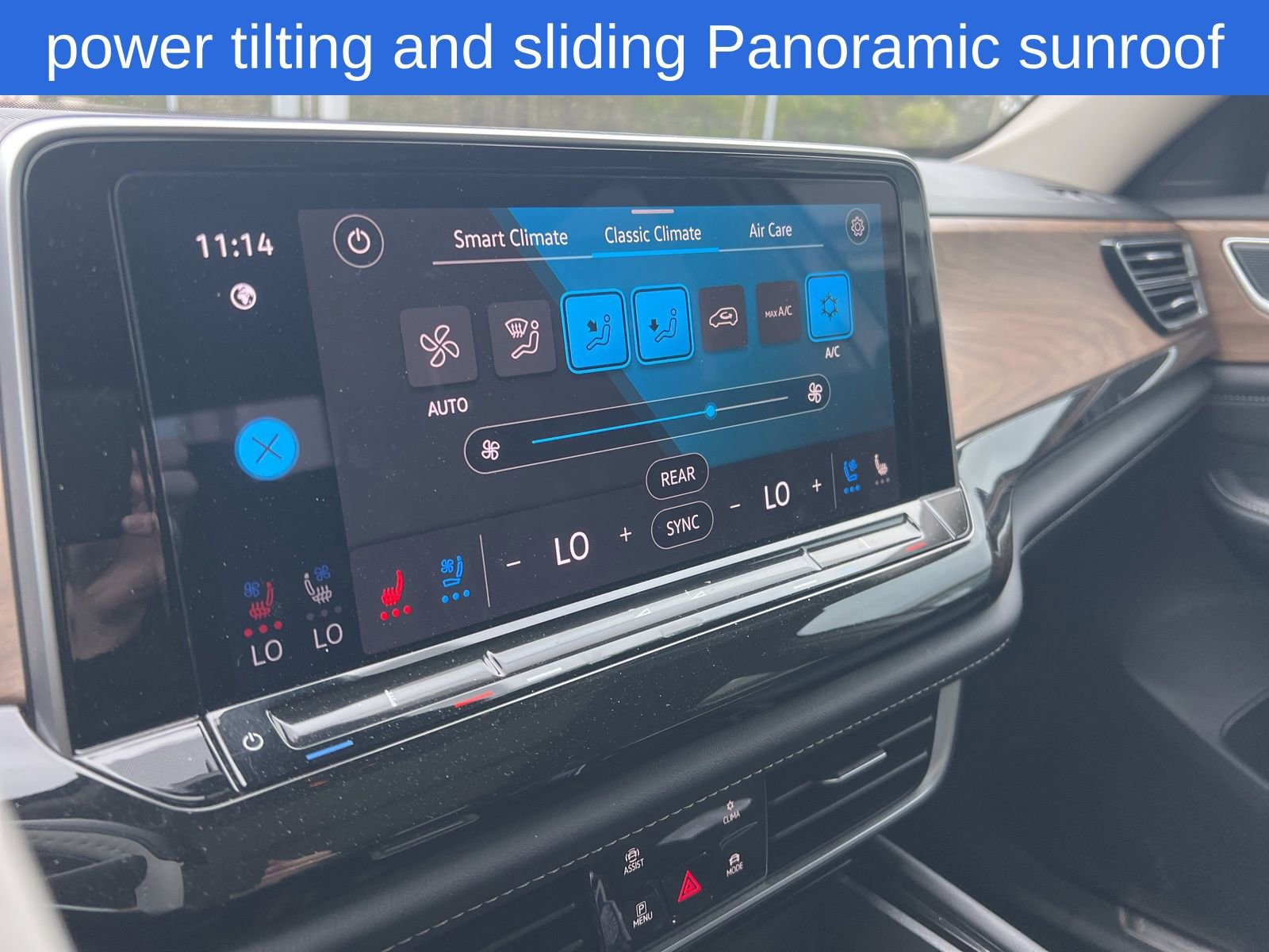 Used 2025 Volkswagen Atlas SE w/ Panoramic Sunroof Package image 11