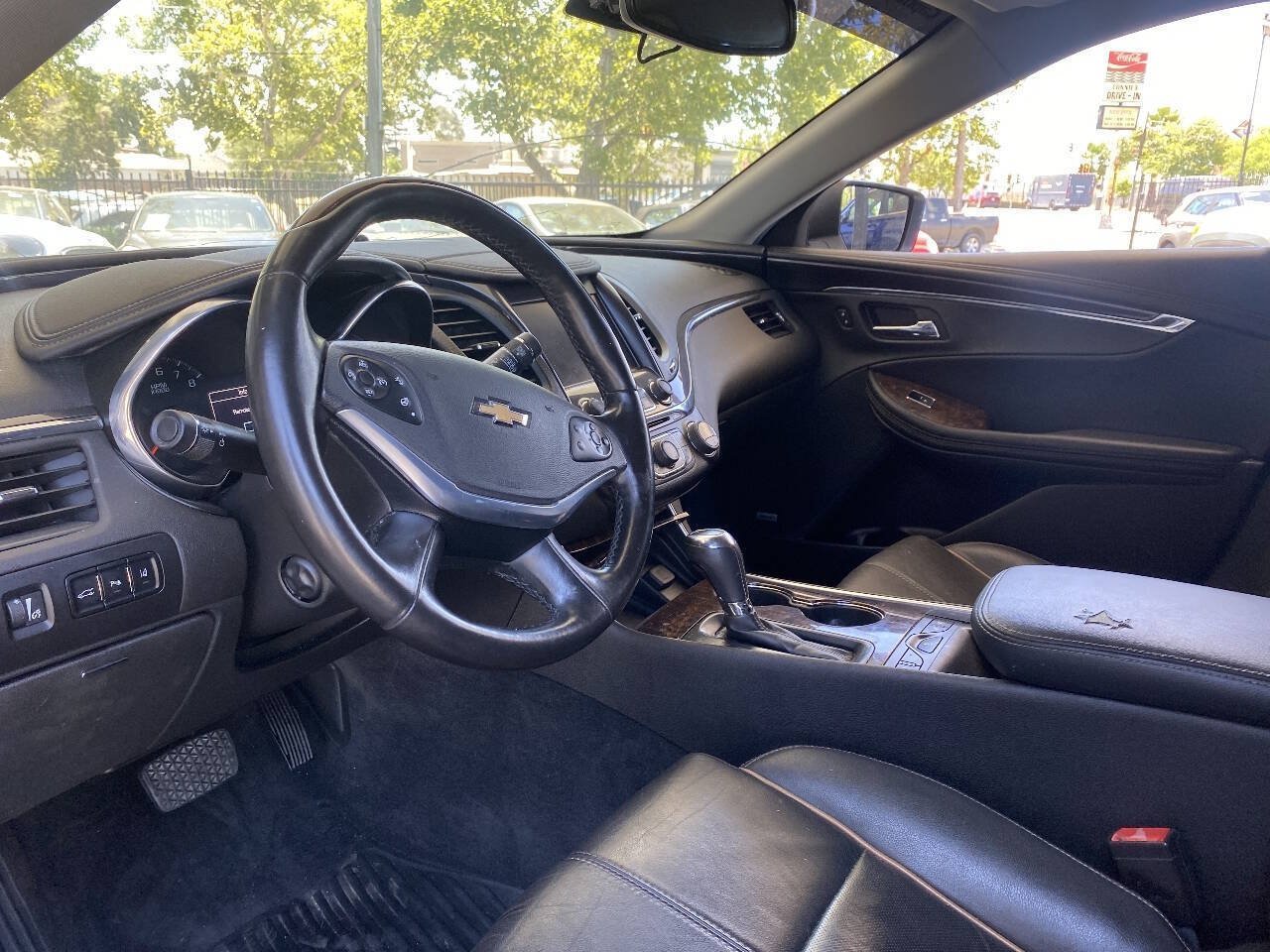 Used 2014 Chevrolet Impala LTZ FWD image 16