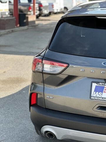 Used 2020 Ford Escape SE image 6